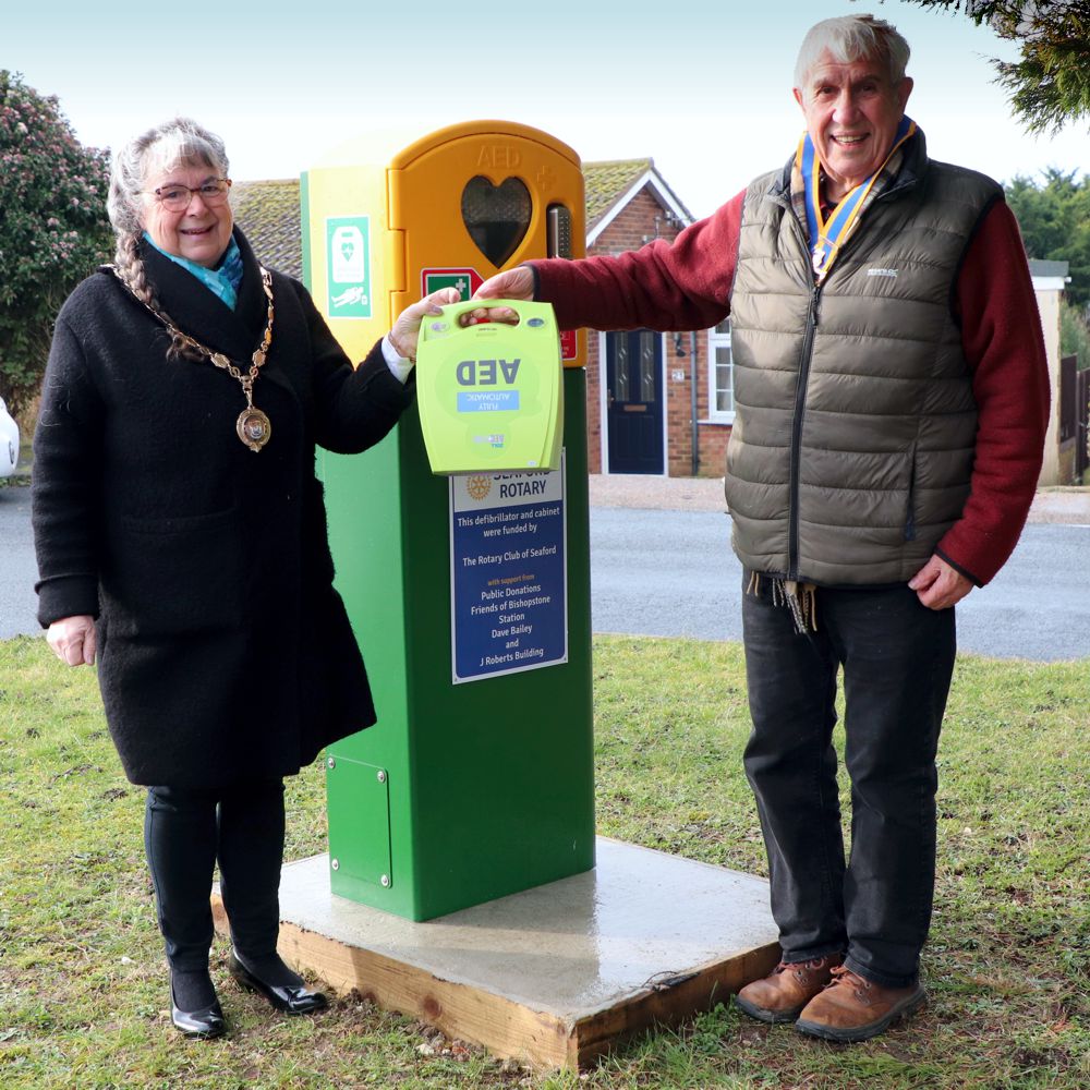 Seaford Rotary installs a solar powered defibrillator in Bishopstone